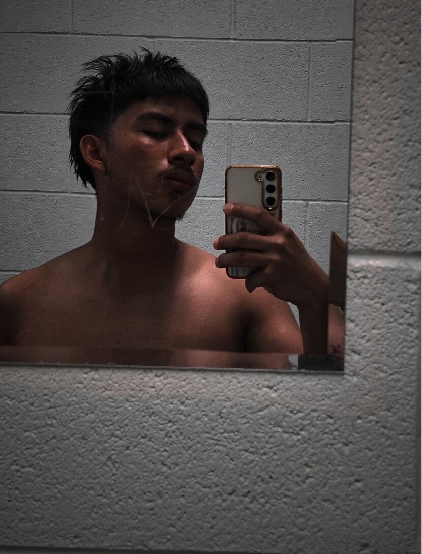 benja_19_ from stripchat