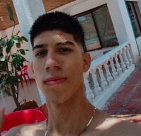 jhony_fanyluo's Offline XXX Chat