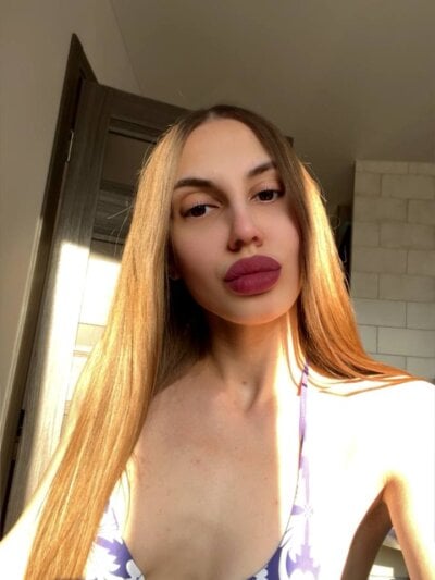 FibyGlam Female Brunettespetite Cam Nude