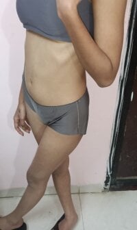 hotyjiyaaaa's webcam live show