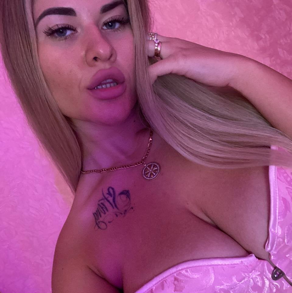 Watch ivannatompsonnn live on cam at StripChat