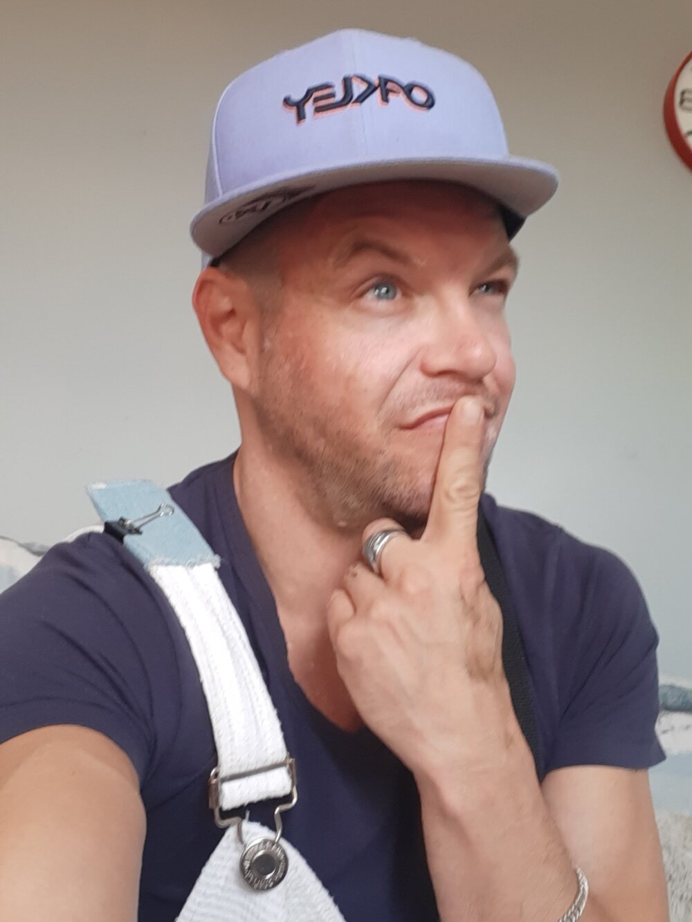 Vinyboy69's Offline XXX Chat