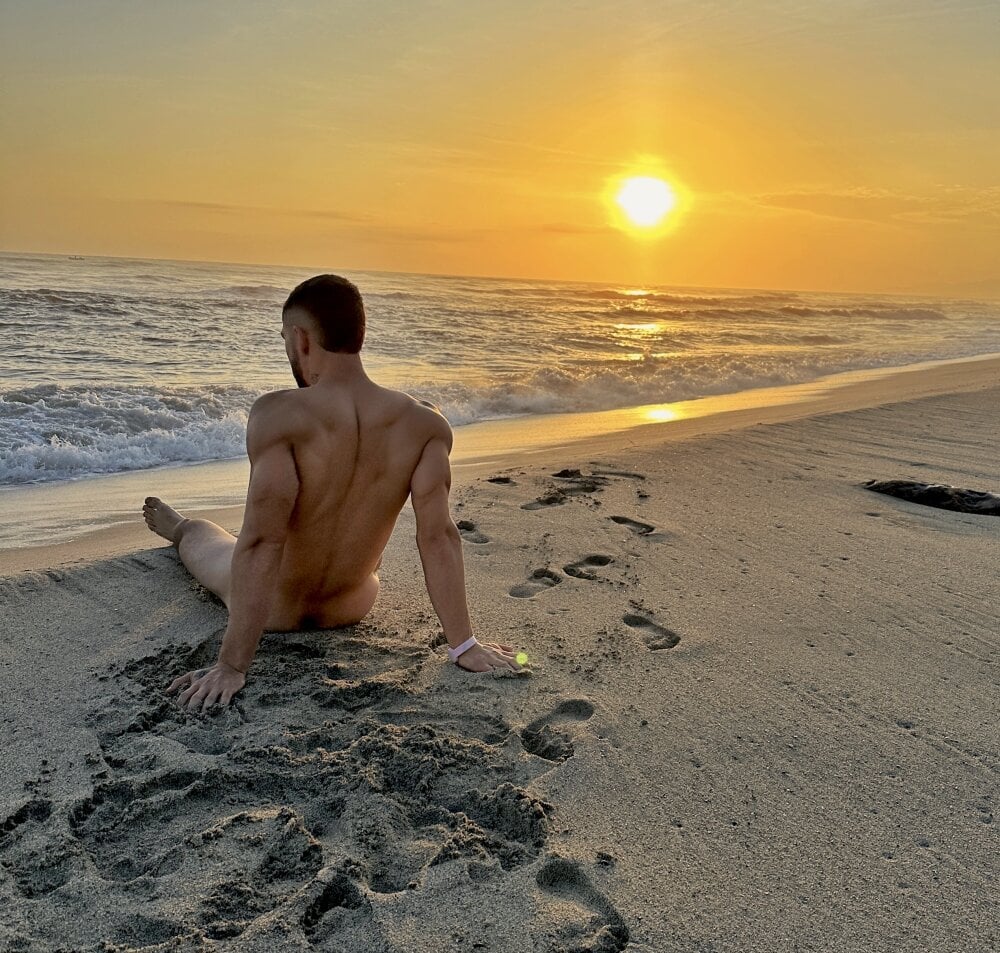 tristancolt's Offline XXX Chat