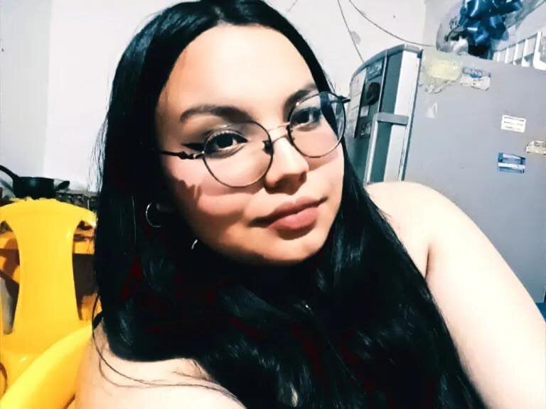 Curvy_Queen_b profile