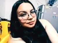 Curvy_Queen_b's webcam live show