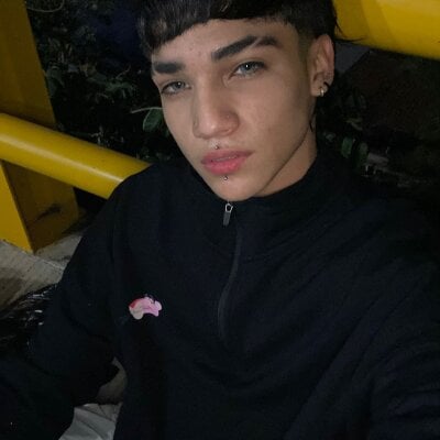SamBlack_ Male Bigcocks Chat Cam