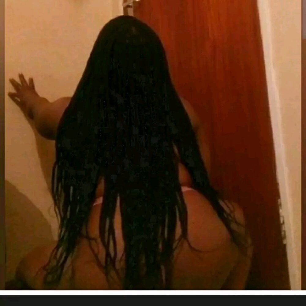 sexybeeeeeeeeee from stripchat