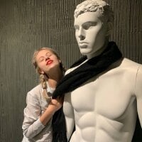 AnnaJohnsonn's Offline Chat Room