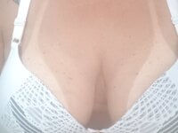 Leleka_delicia's Offline Chat Room