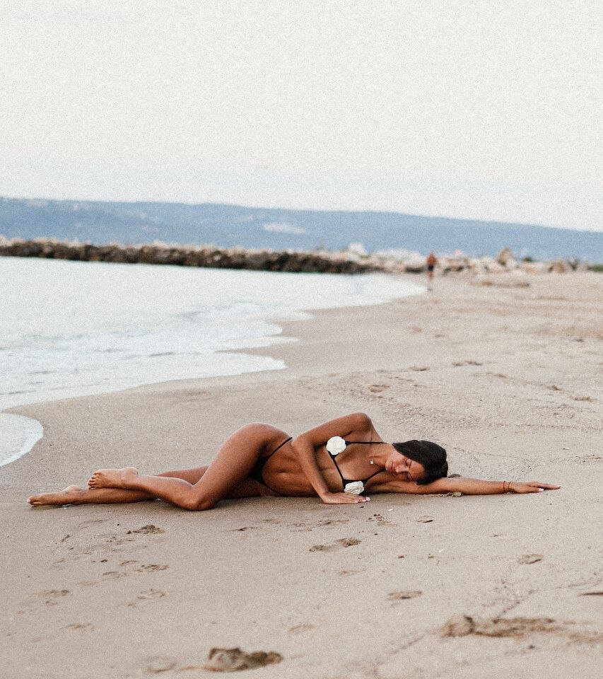 Live sex webcam photo for Ellzaa_ #290054816