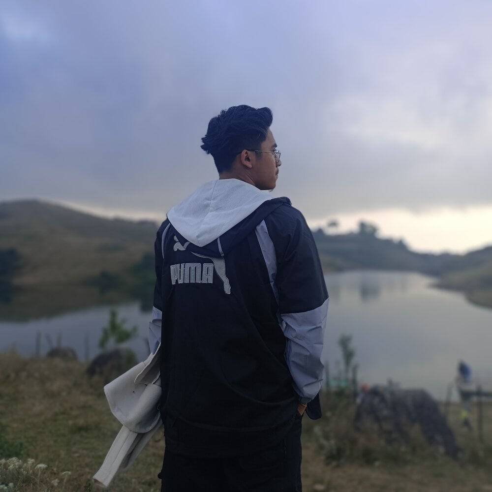 sachalang2001 Offline XXX-Chat