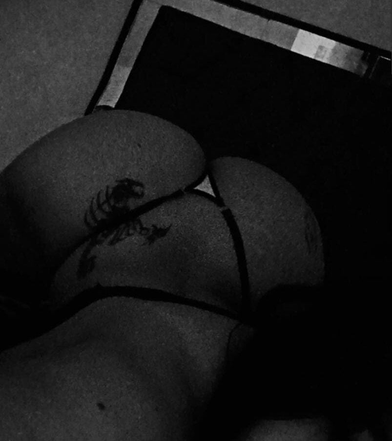 sexlivecamsites.com nuciitaa livesex profile in in-your-two-heads cams