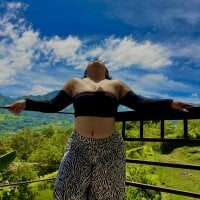 Laura-x's Offline Chat Room