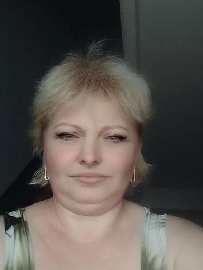 LindaSky398 profile