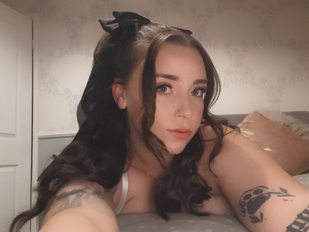 Lush_Lottie24XO profile