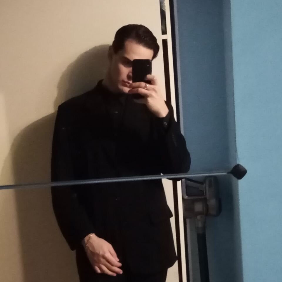 LayneBrown_ profile