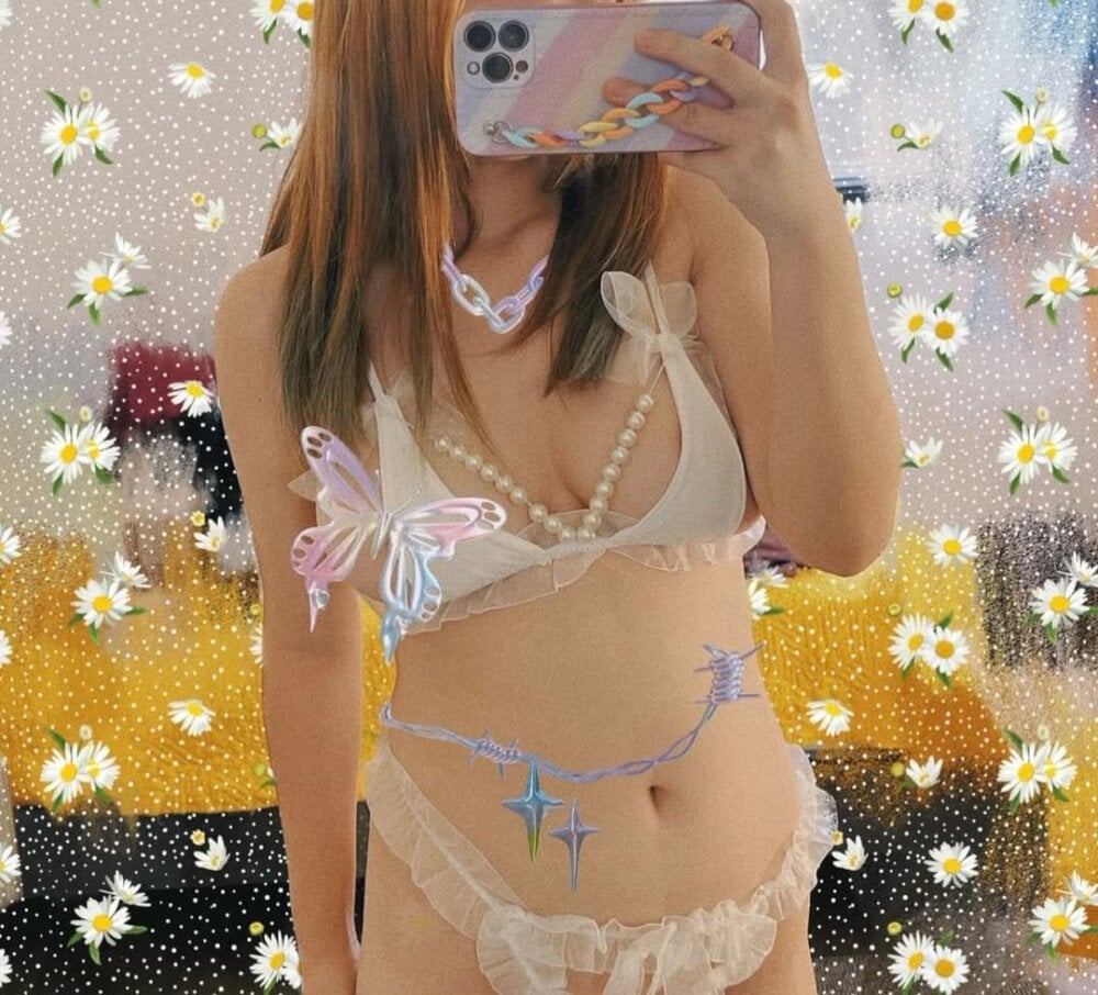 fioralba from stripchat