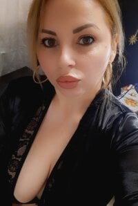 Lunaella's Offline Chat Room