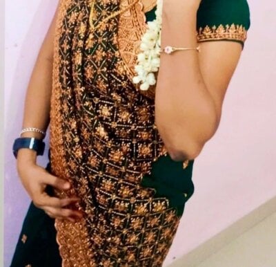 Queenlakshana-29Live Webcam