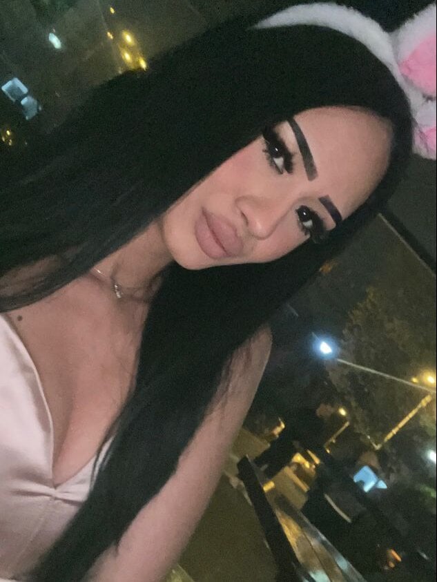 watchgirlcam.com angeladesire livesex profile in i-live-surrounded-by-passion-and-madness cams