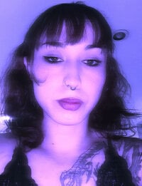 Profile preview image of cam model Belafit321 for a live stream.