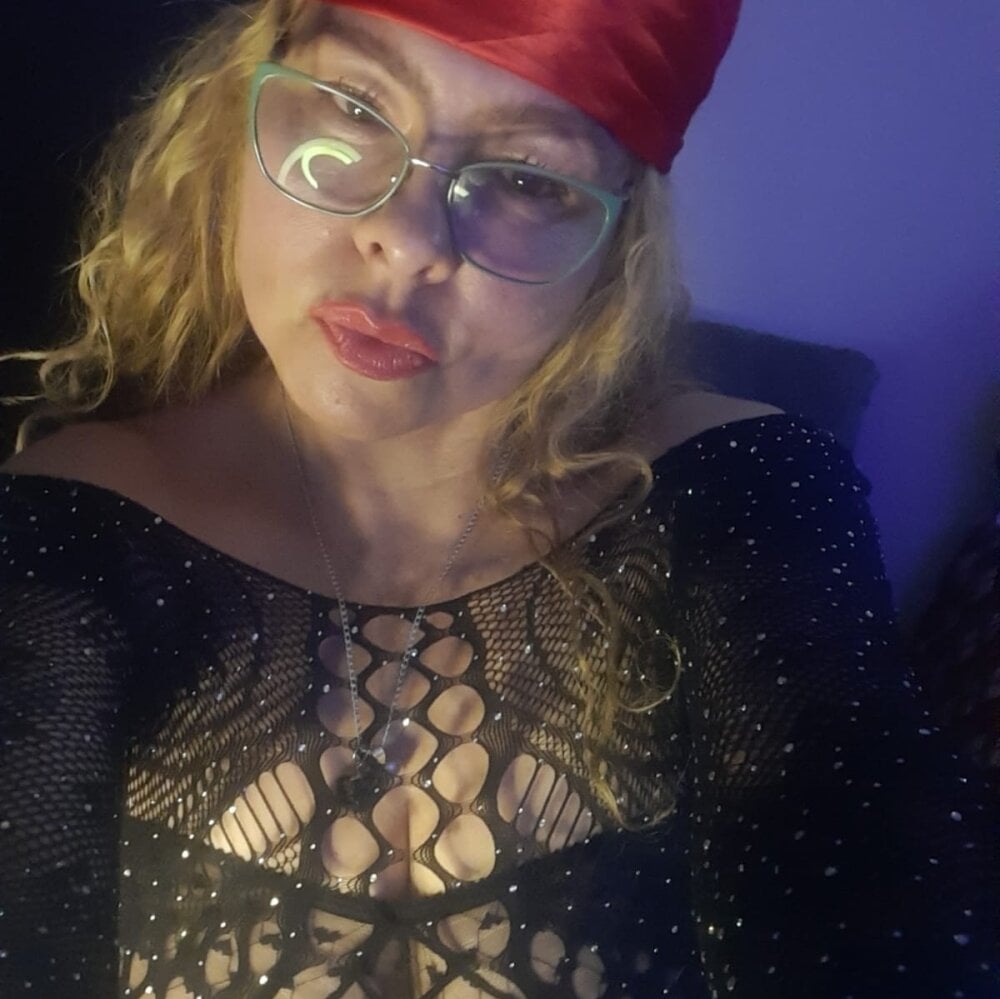 stripchat Nahomy_th Live Webcam Featured On elivecams.com
