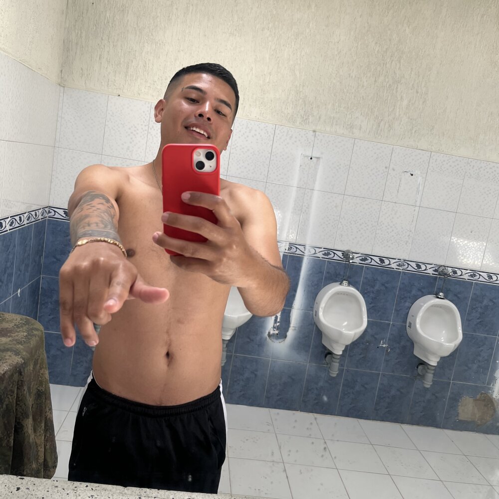 nico23_martin from stripchat