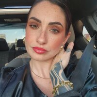 Irisdolly Adlı Modelin Çevrimdışı Sohbet Odası