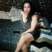 Luisyalesuperhot2200's Offline Chat Room