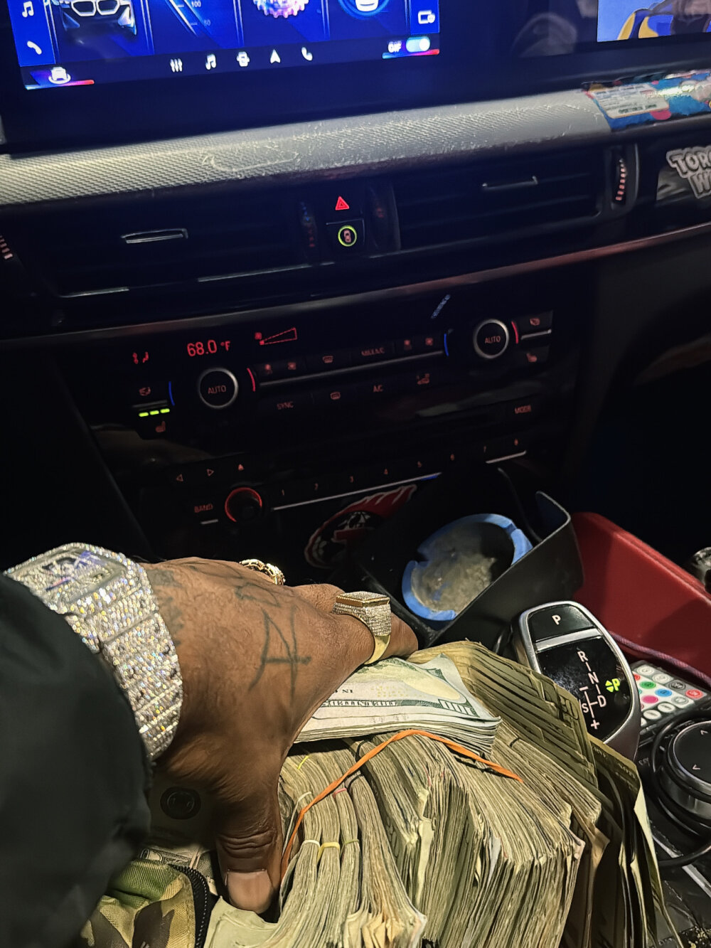 getrich_amw's Offline XXX Chat