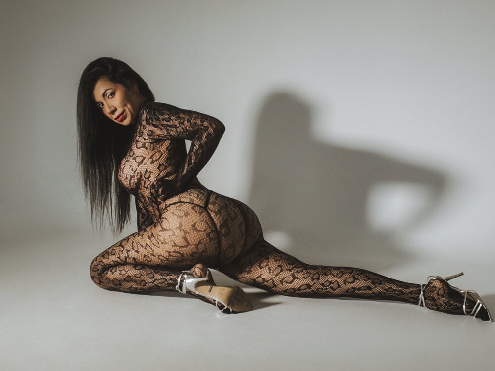 Live sex webcam photo for Lia_johnsonn #290104361