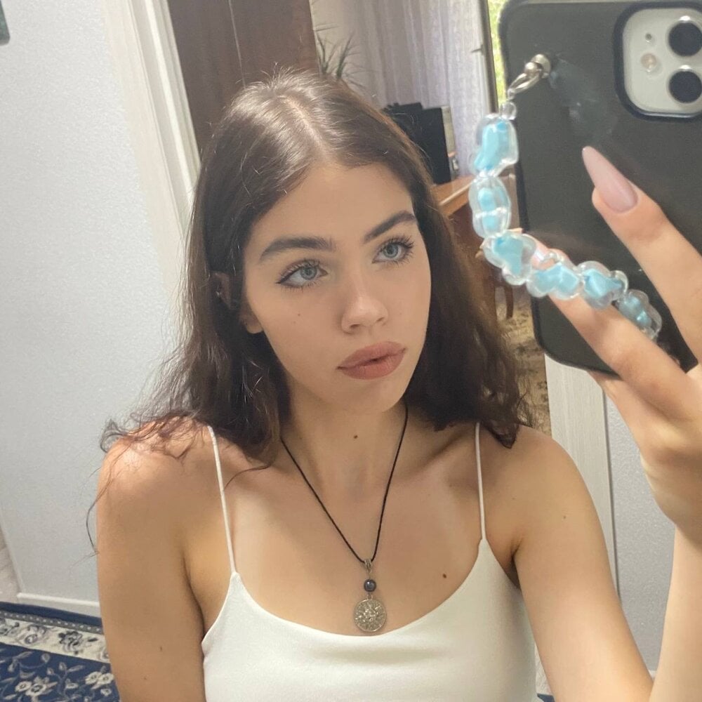 kitty_mila from stripchat