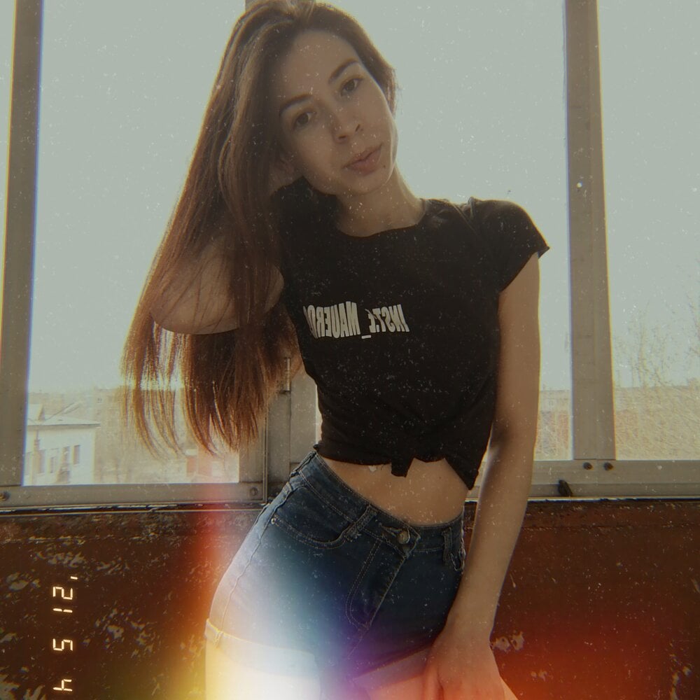 Sweety_Alisa's Offline Chat Room