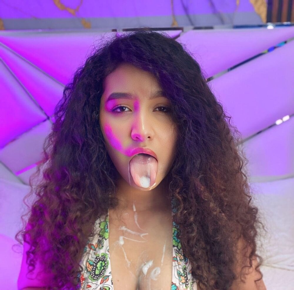 kinkywhitney from stripchat