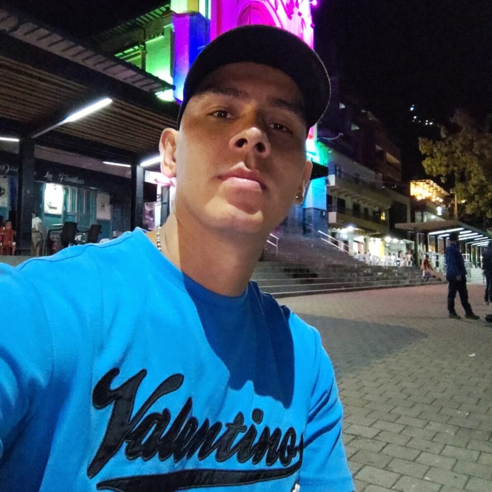 gigant_boy00 from stripchat