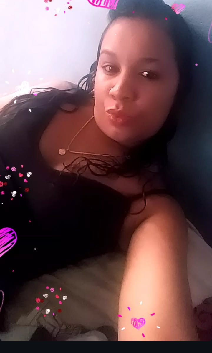 fernandinha4509 live cam model at StripChat