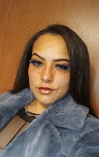 Anitaholelottz's Offline Chat Room