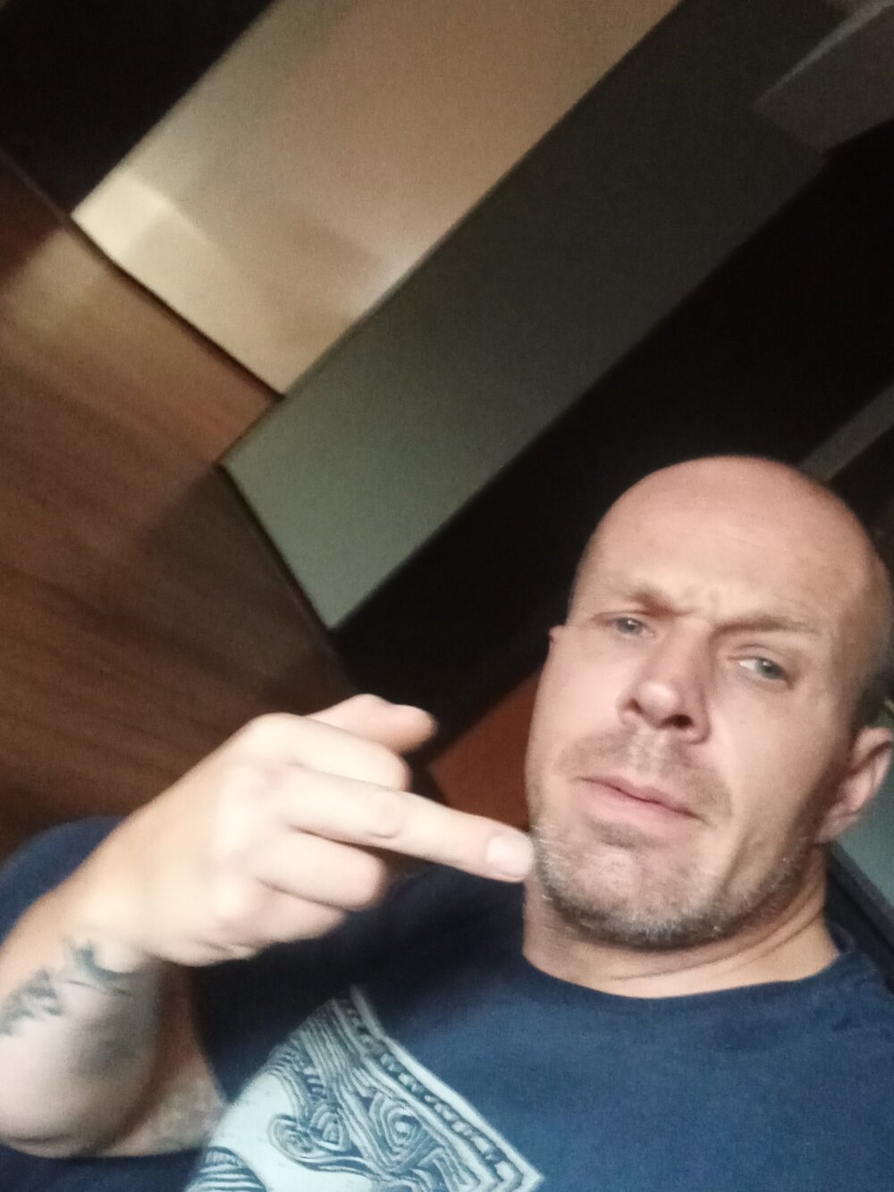 doshermanoss' Offline XXX Chat