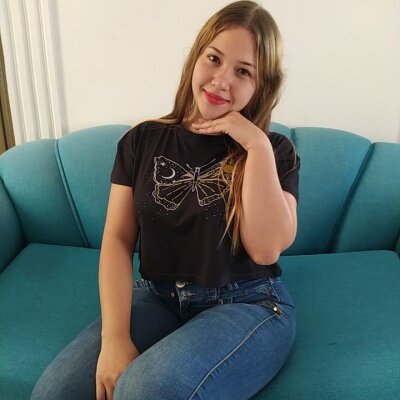 emily_white77 🗾 webcam chat