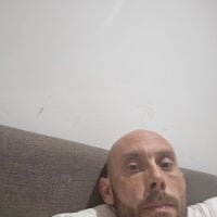 Wankingking88's Offline Chat Room