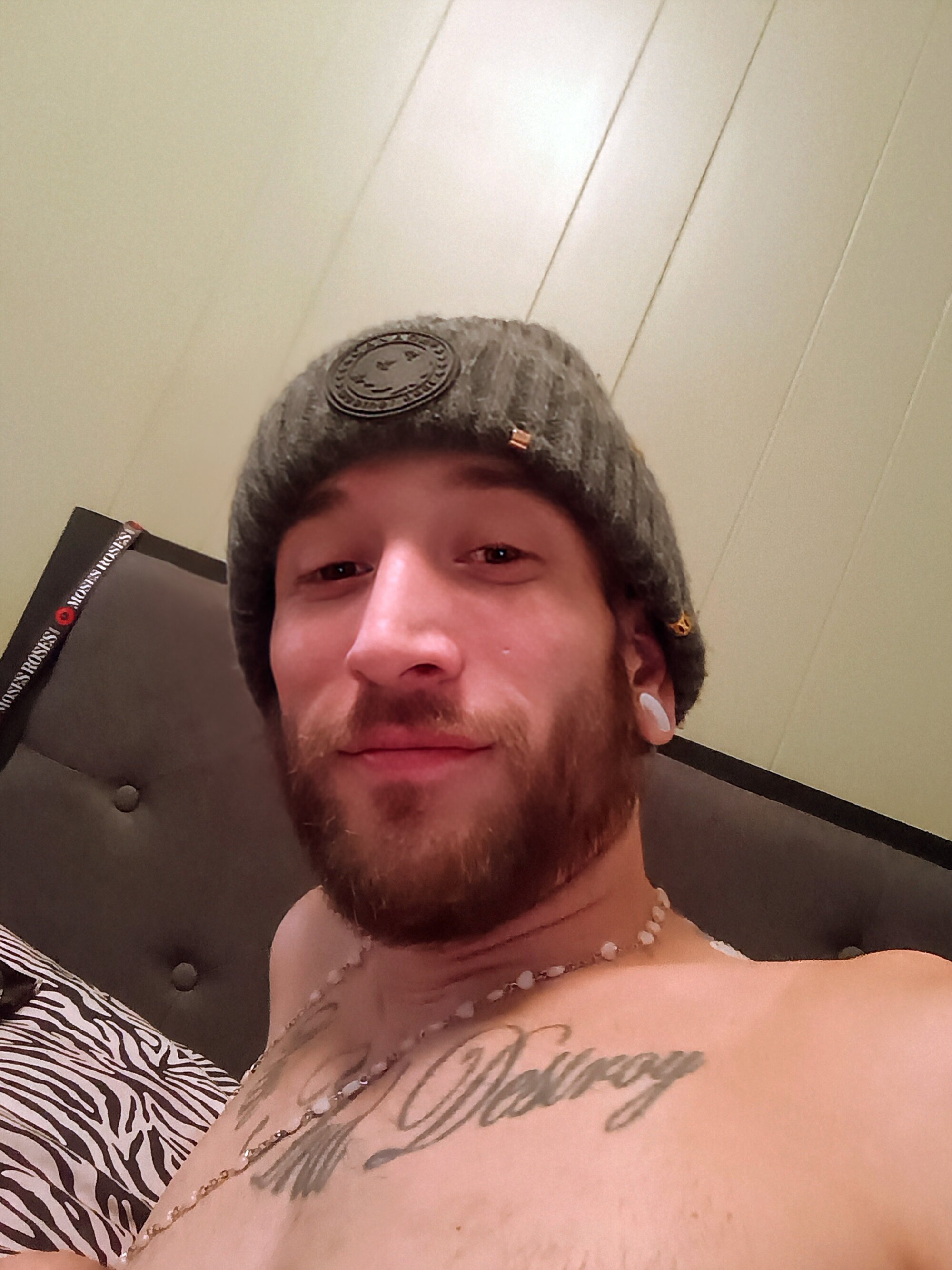 IGETNAKED42O