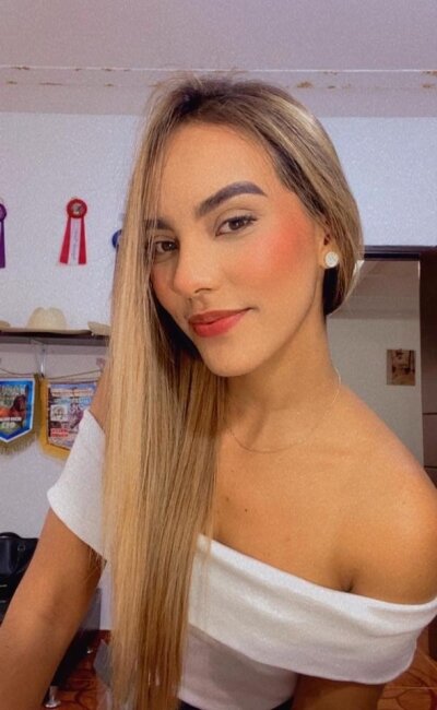 AlinaRose_