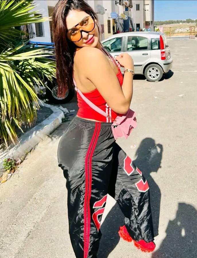 Manyoka-sexy