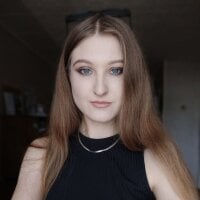 MonicaSimone's Offline Chat Room