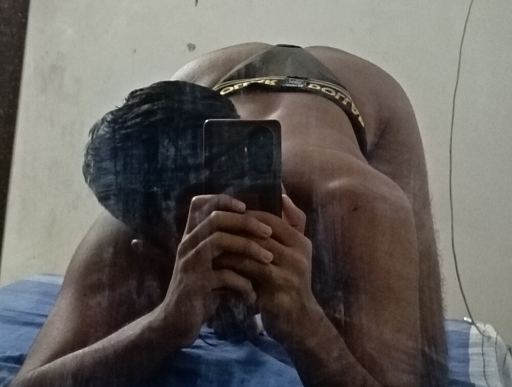sweet_bi19 from stripchat