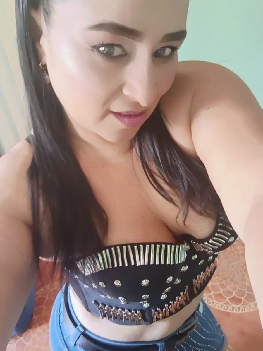 stripchat celineblue69 webcam profile pic via livesex.fan