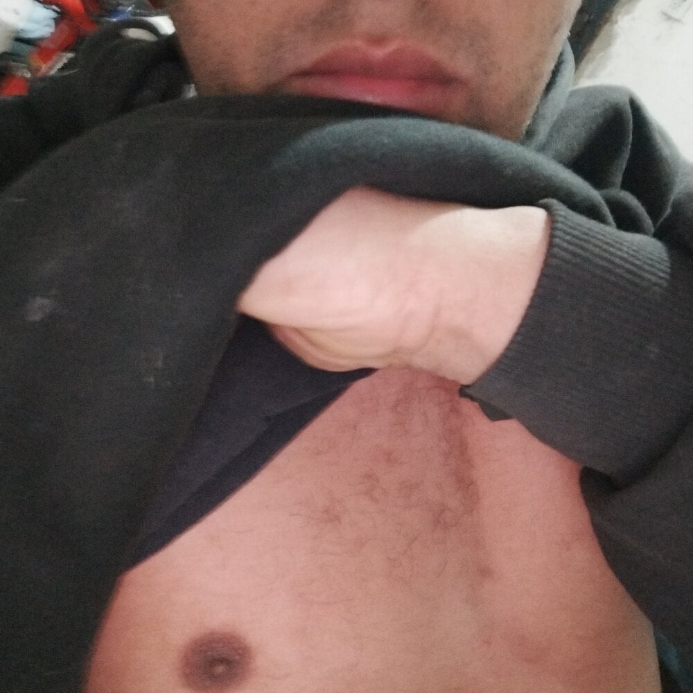 ezequiel376 from stripchat