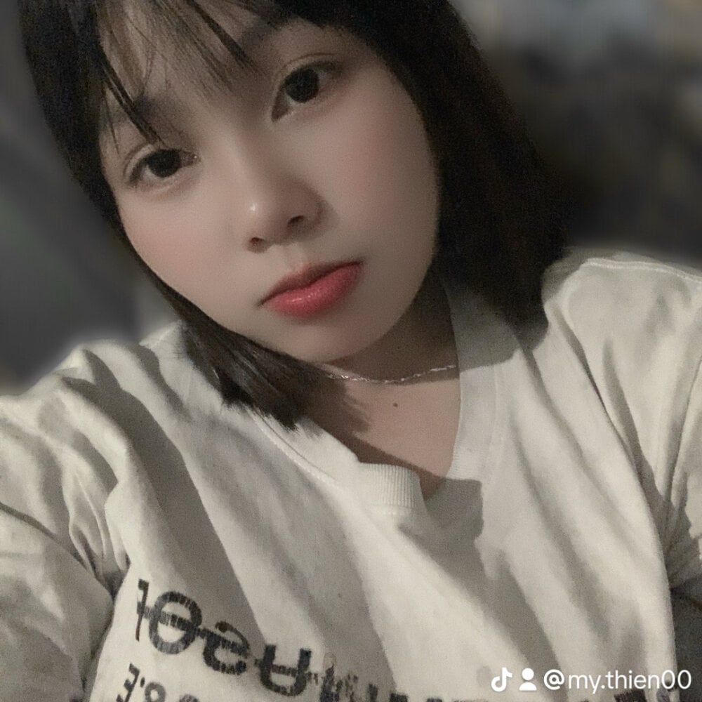 sexcityguide.com emcute livesex profile in mix cams