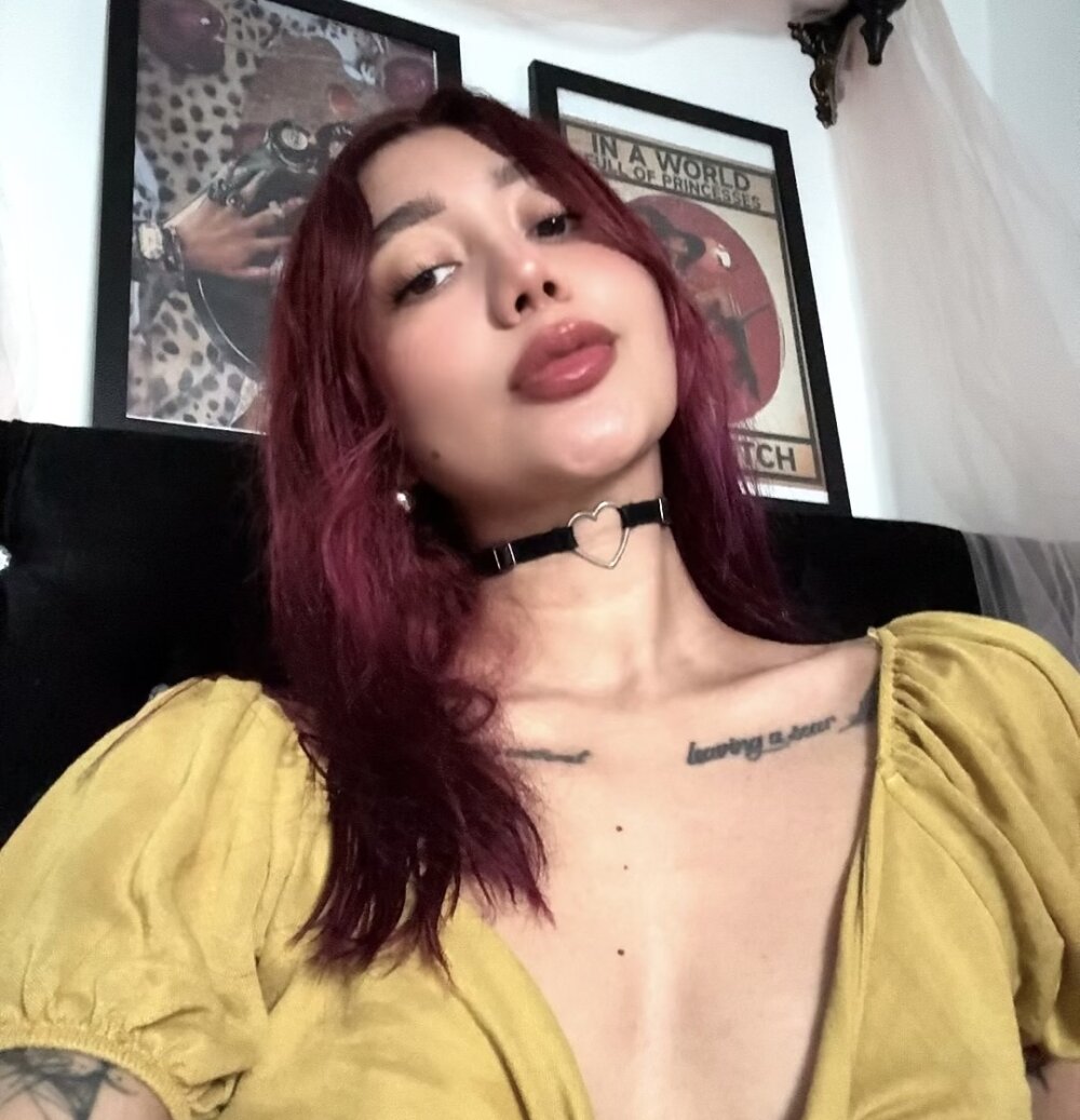 watchgirlcam.com kat_karma_ livesex profile in i-live-surrounded-by-passion-and-madness cams