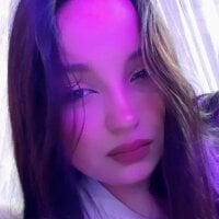 _Jullie_W's Offline Chat Room